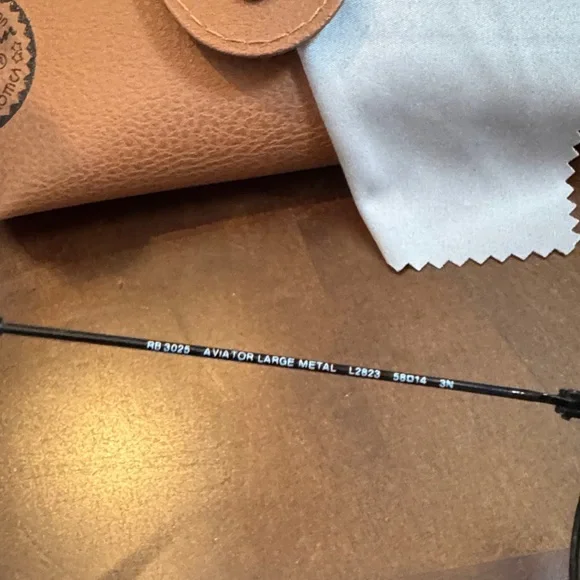 Ray-Ban Black Aviator Sunglasses with Tan Case - Picture 2 of 3